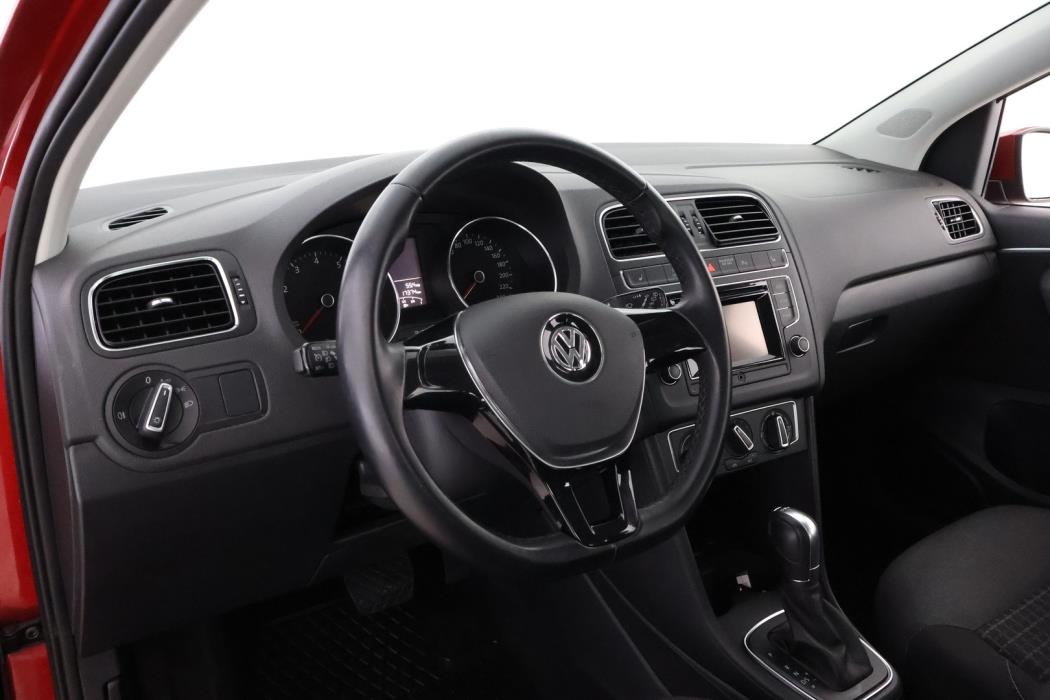 VOLKSWAGEN Polo 2016