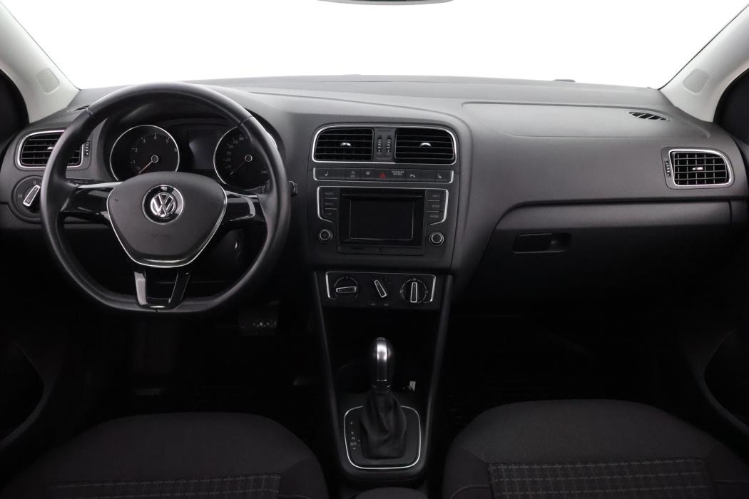 VOLKSWAGEN Polo 2016