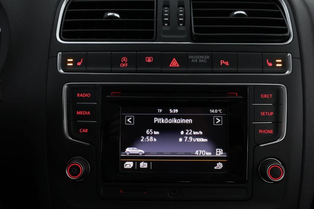 VOLKSWAGEN Polo 2016