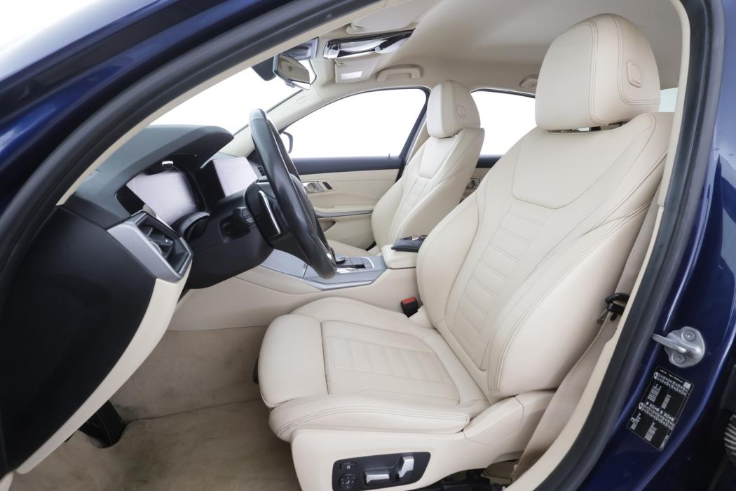 BMW 330 2019