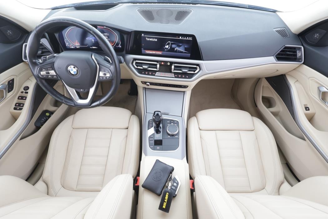 BMW 330 2019