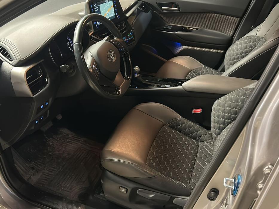 TOYOTA C-HR 2020