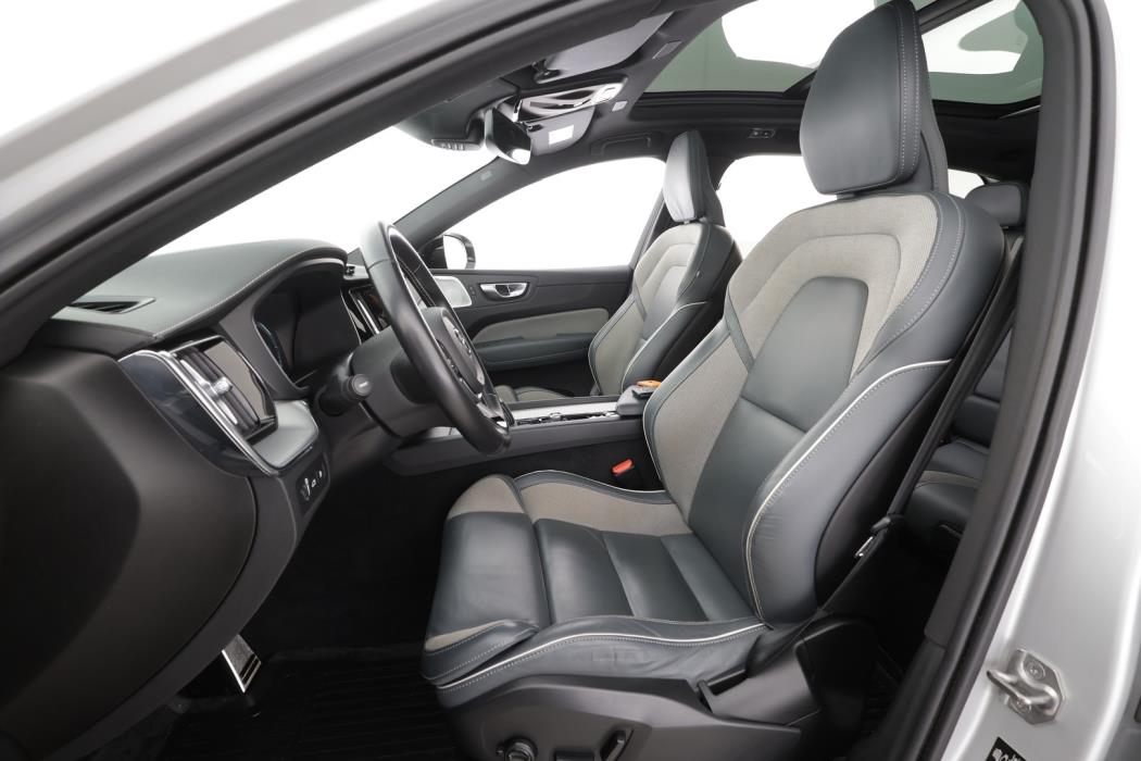 VOLVO XC60 2021