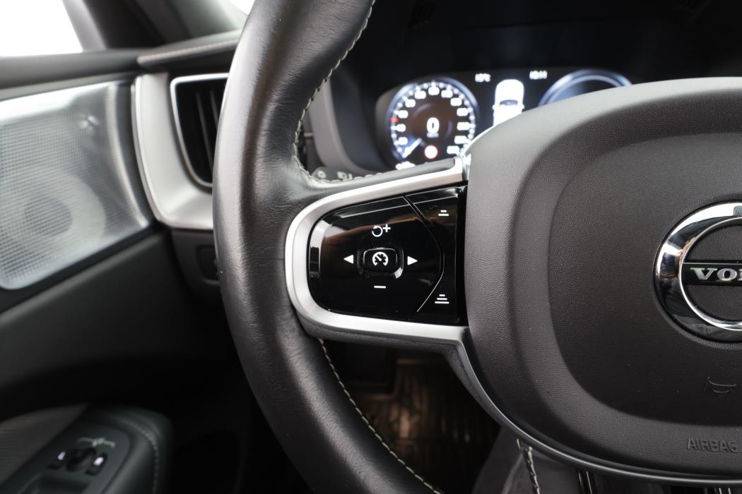 VOLVO XC60 2021