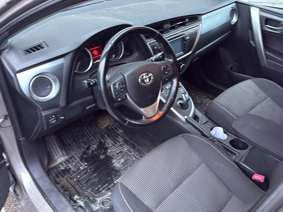 TOYOTA Auris 2014