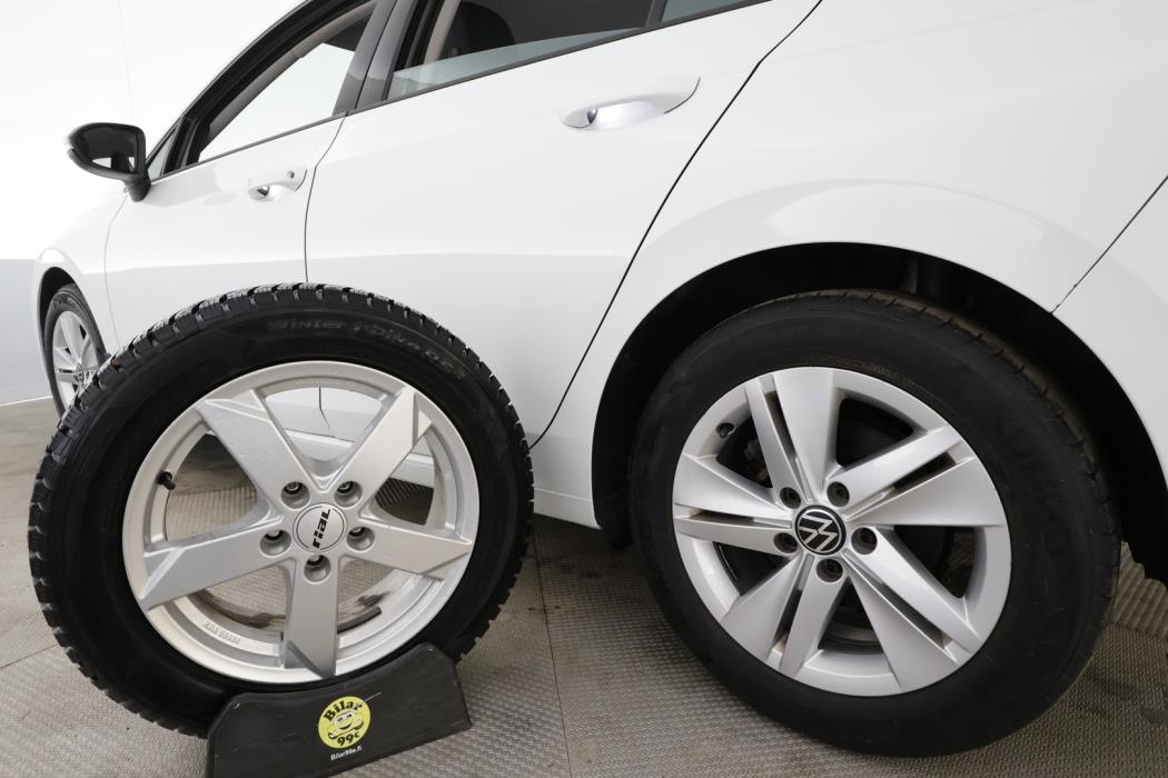 VOLKSWAGEN Golf 2021