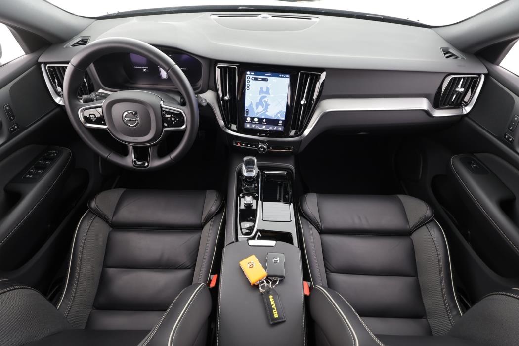 VOLVO V60 2023