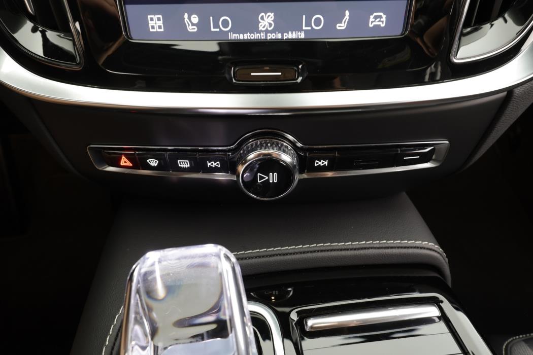 VOLVO V60 2023