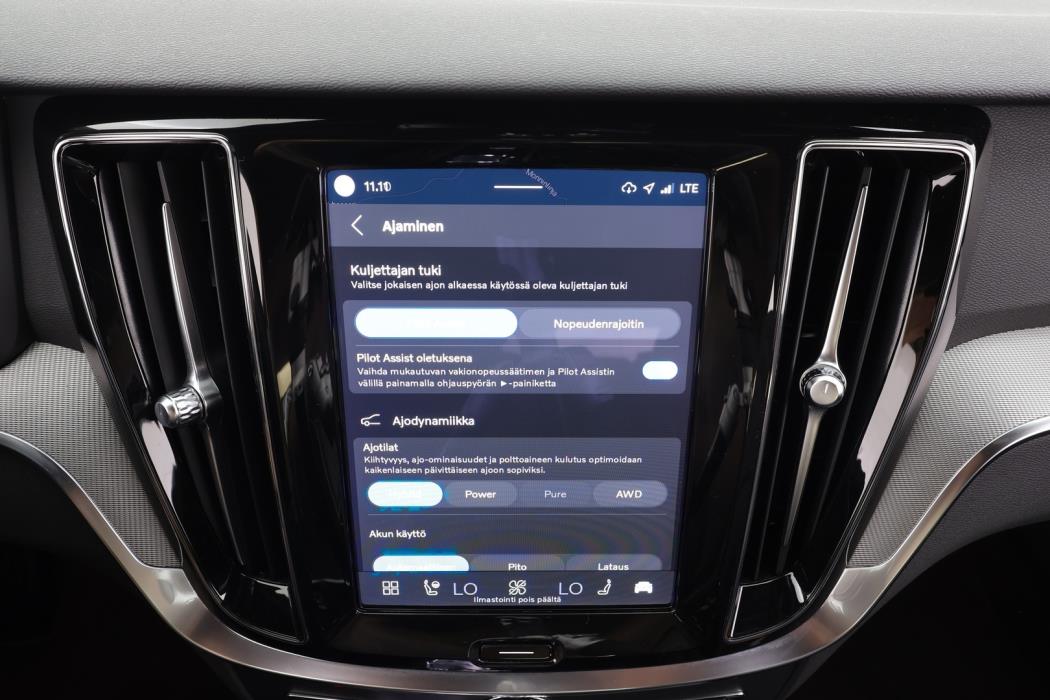 VOLVO V60 2023