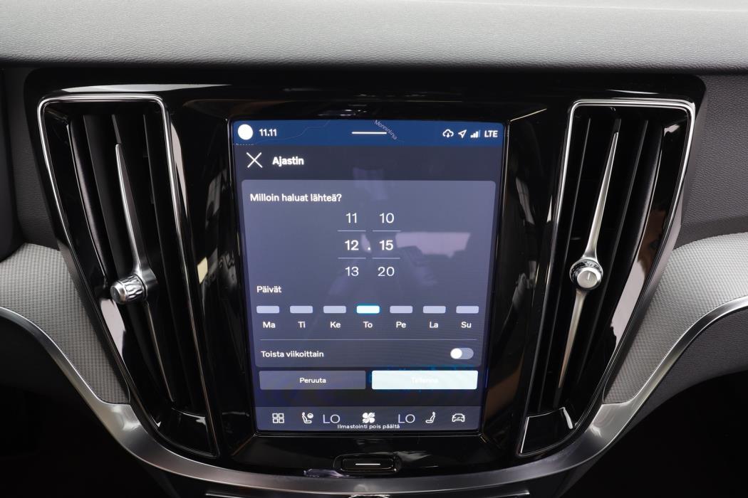 VOLVO V60 2023