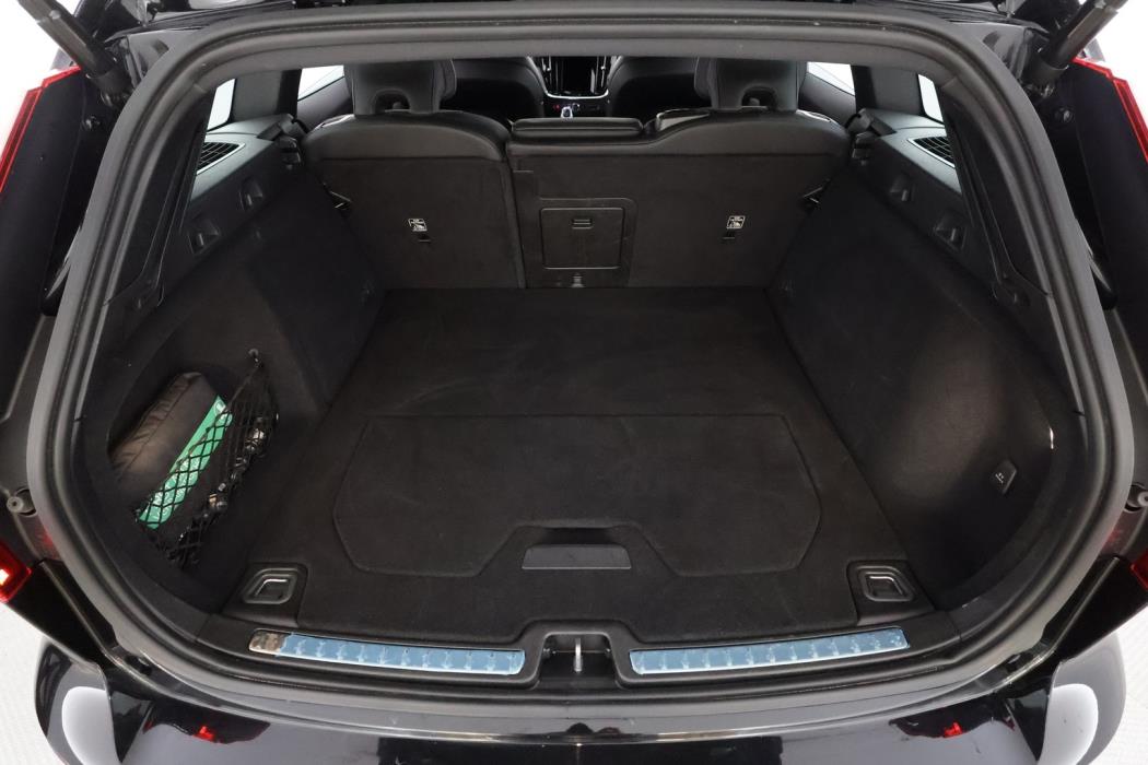 VOLVO V60 2023