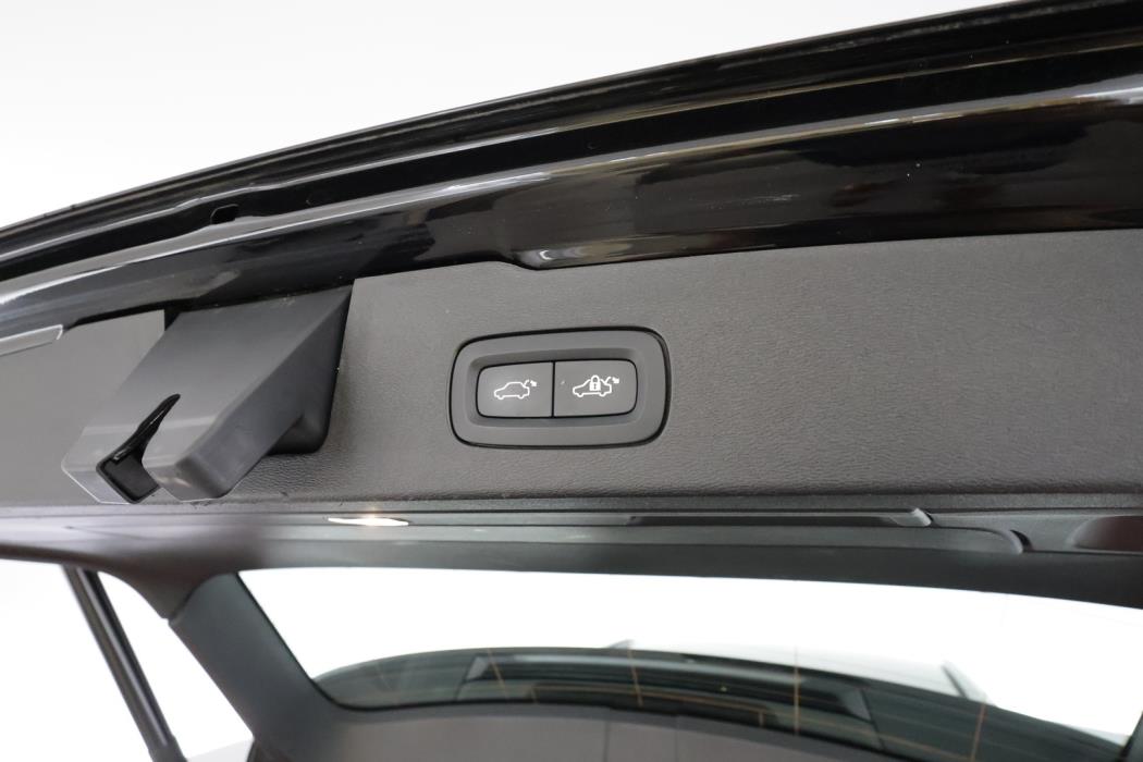 VOLVO V60 2023