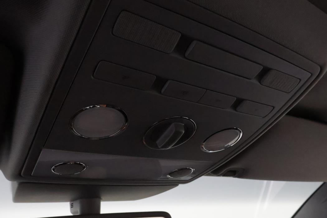 VOLKSWAGEN Phaeton 2003