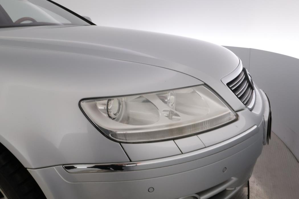 VOLKSWAGEN Phaeton 2003