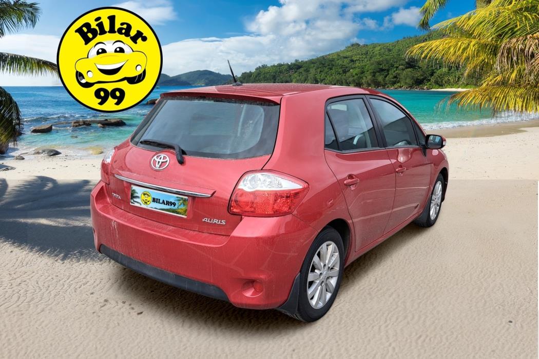 TOYOTA Auris 2011