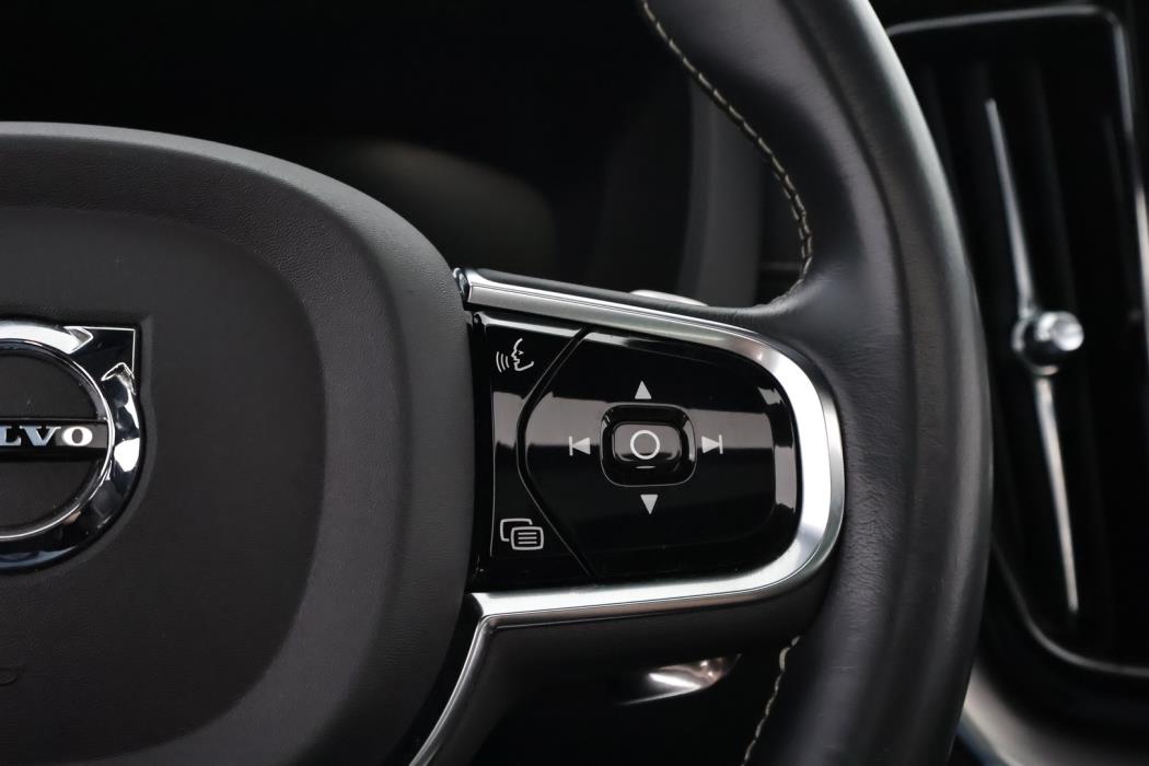 VOLVO XC60 2020