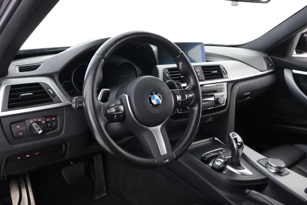 BMW 320 2019