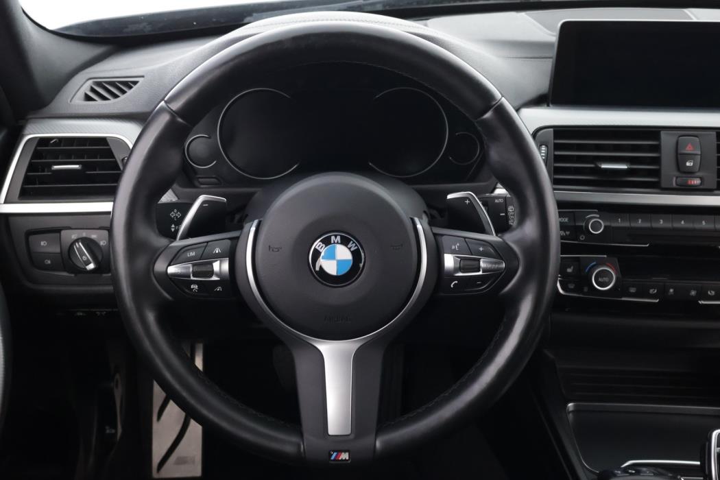 BMW 320 2019