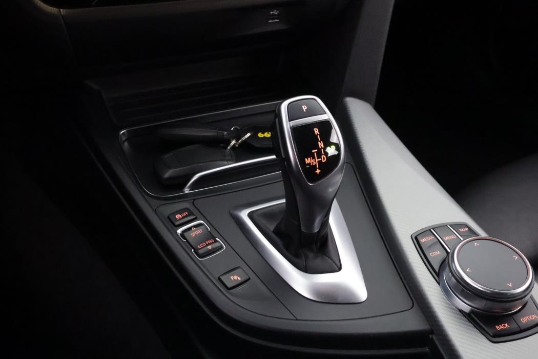 BMW 320 2019