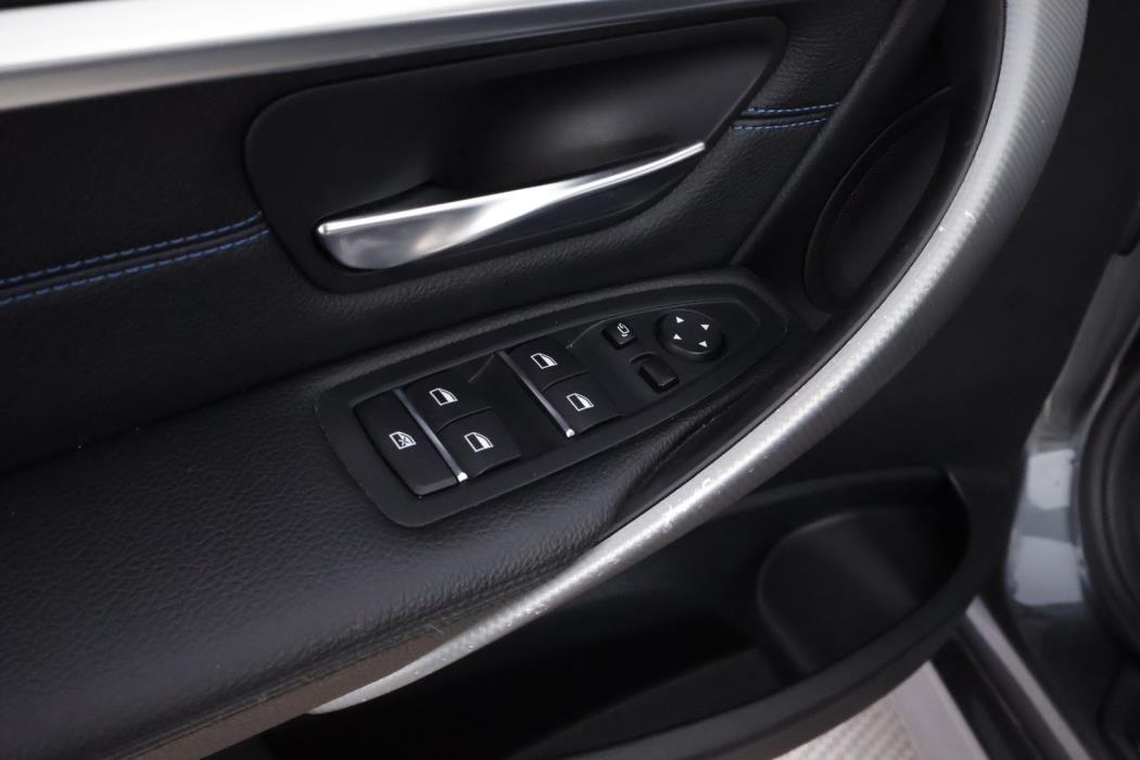 BMW 320 2019