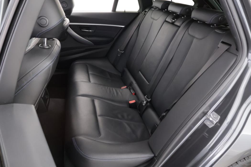 BMW 320 2019