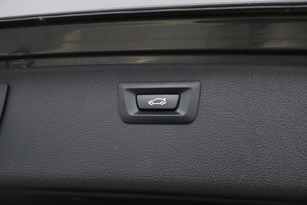BMW 320 2019