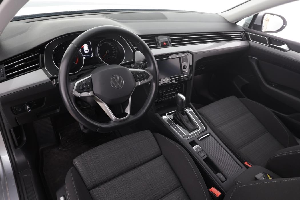 VOLKSWAGEN Passat 2021