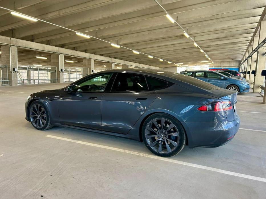 TESLA Model S 2020