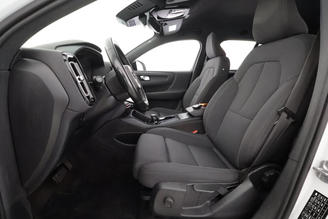 VOLVO XC40 2024