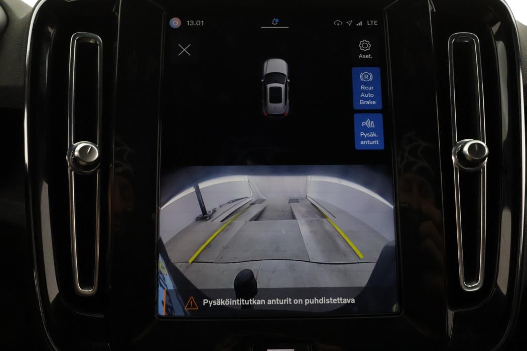VOLVO XC40 2024