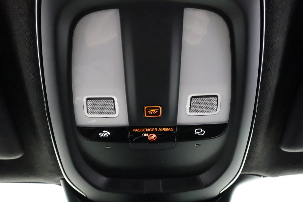 VOLVO XC40 2024