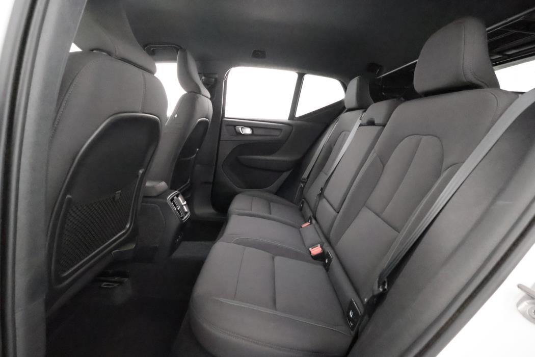 VOLVO XC40 2024