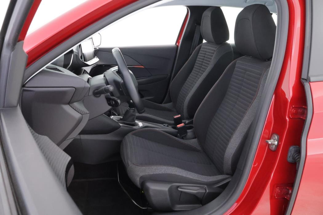 PEUGEOT 208 2021