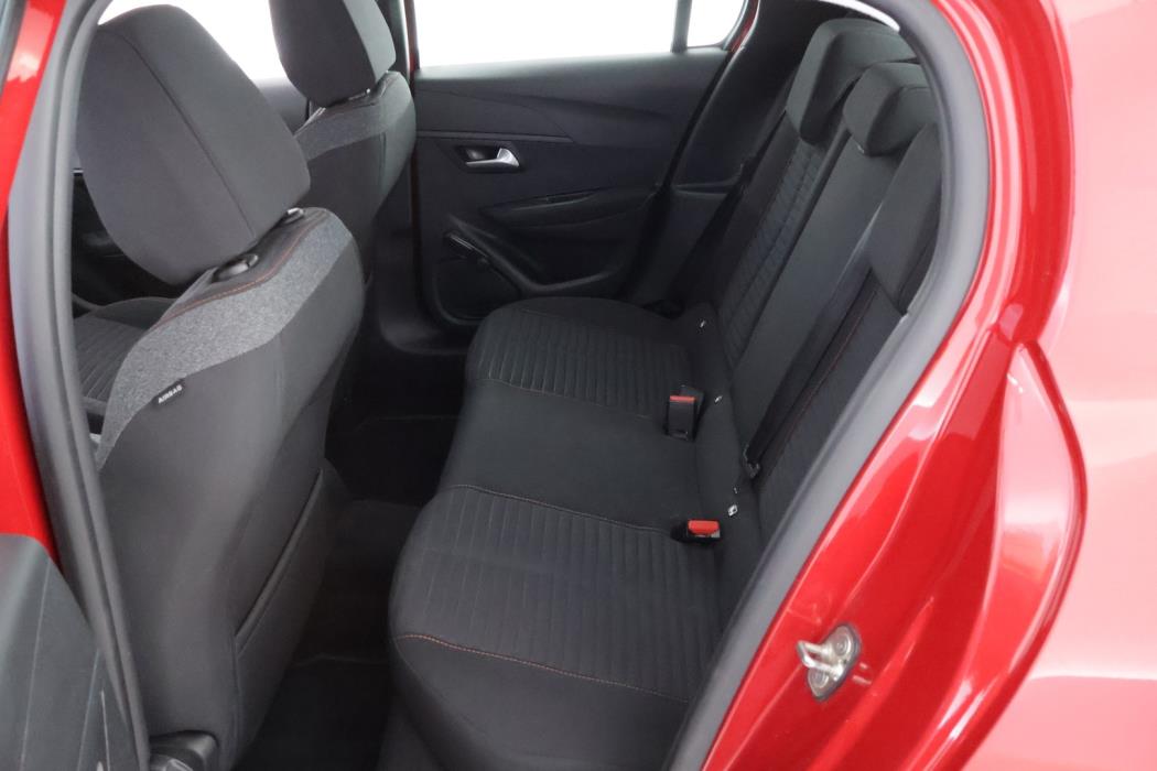 PEUGEOT 208 2021