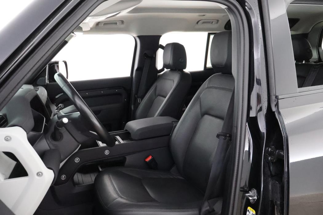 LAND ROVER Defender 2023