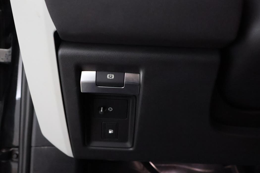 LAND ROVER Defender 2023