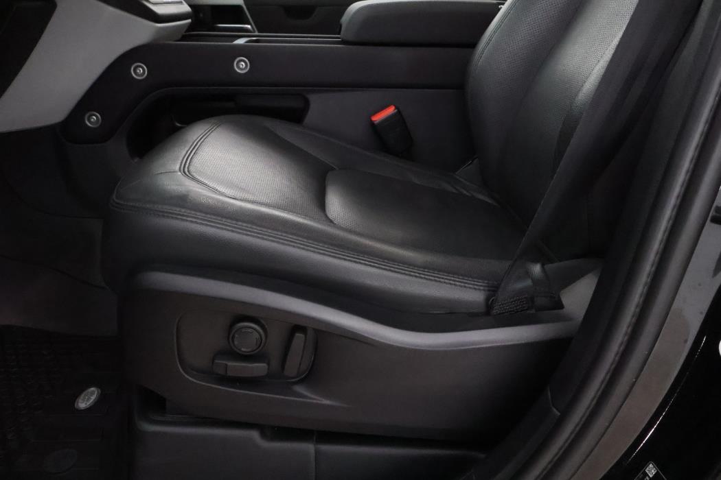 LAND ROVER Defender 2023