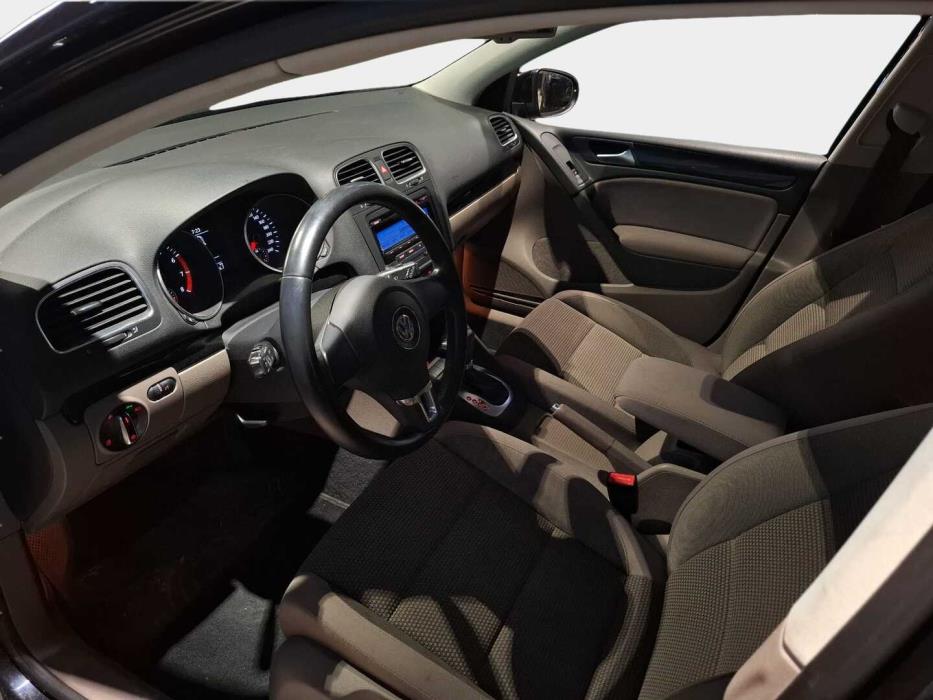 VOLKSWAGEN Golf 2010
