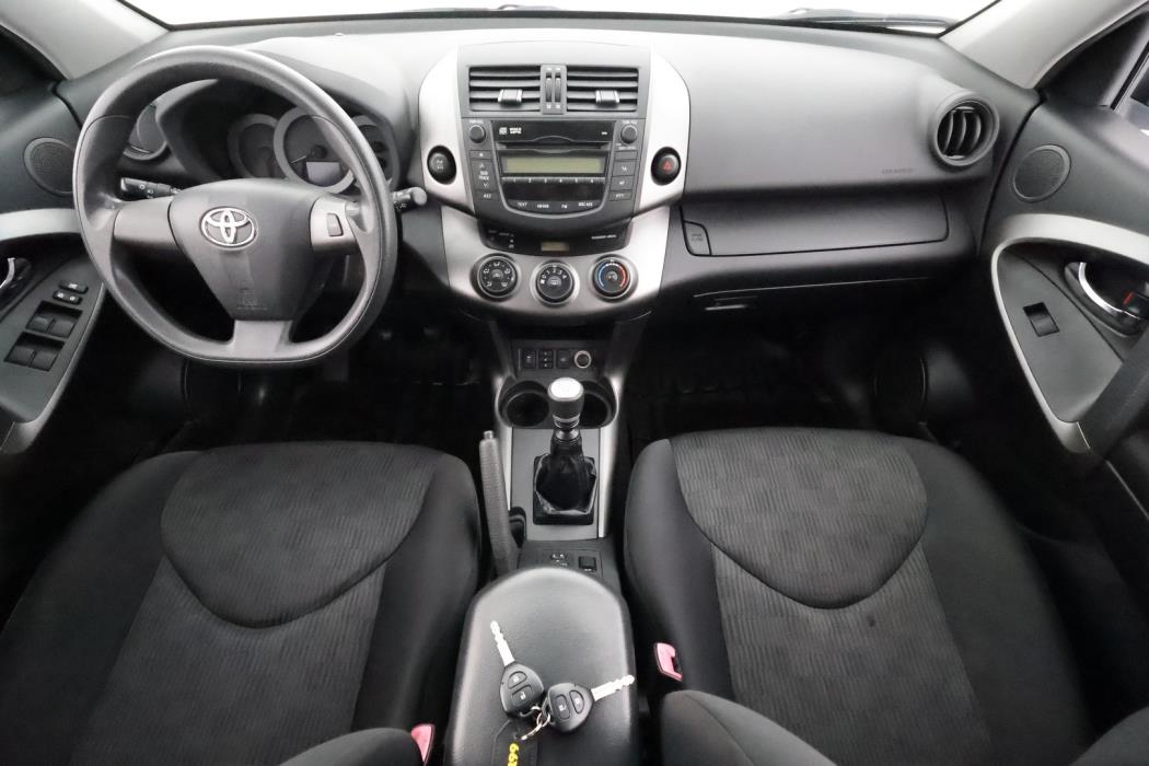 TOYOTA RAV4 2011