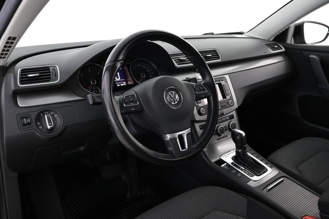 VOLKSWAGEN Passat 2013