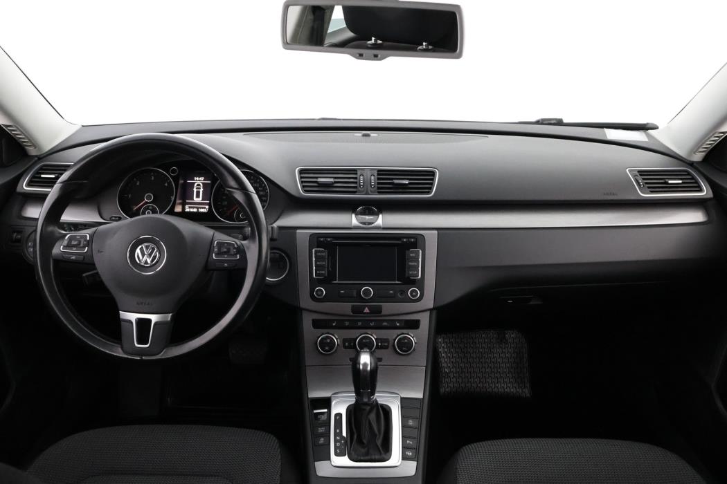 VOLKSWAGEN Passat 2013