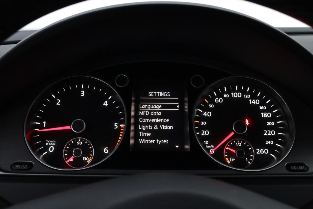 VOLKSWAGEN Passat 2013