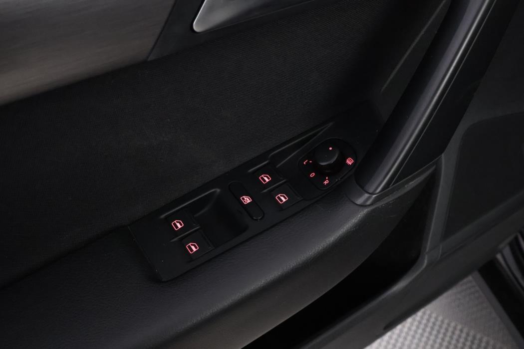 VOLKSWAGEN Passat 2013