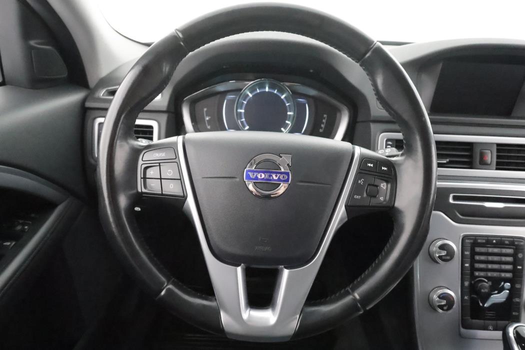 VOLVO V70 2015