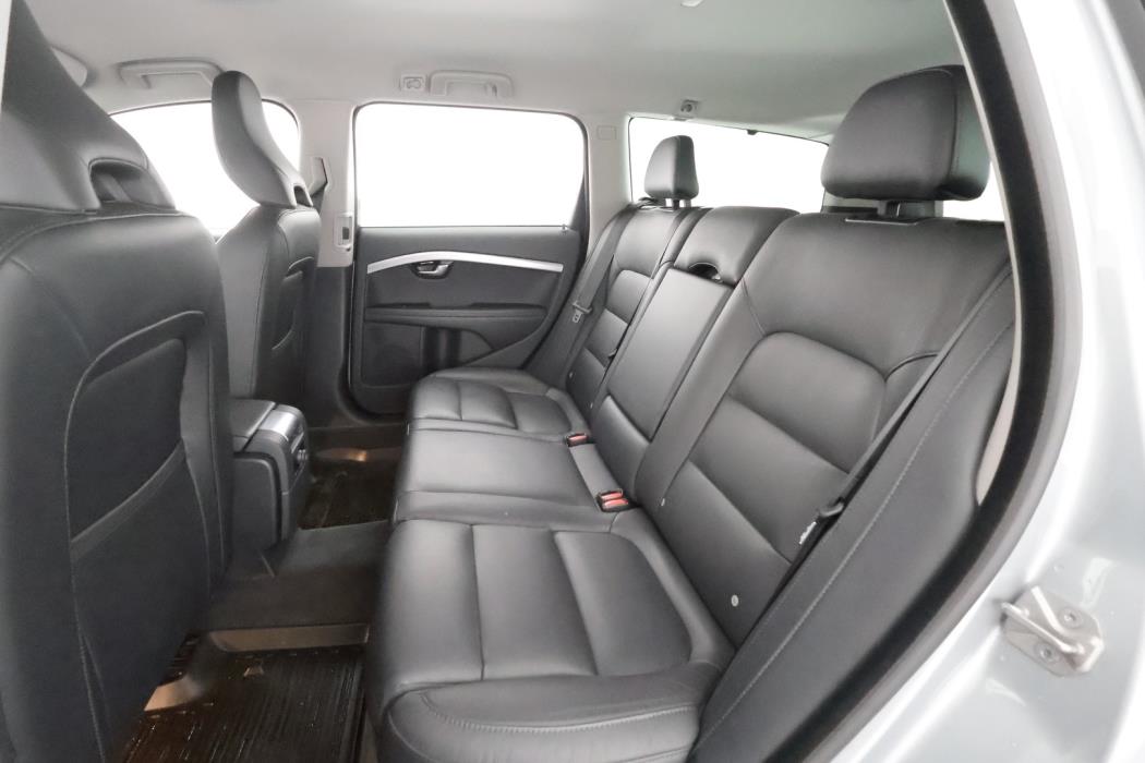 VOLVO V70 2015