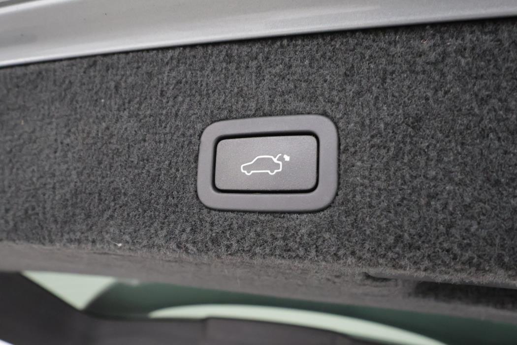 VOLVO V70 2015