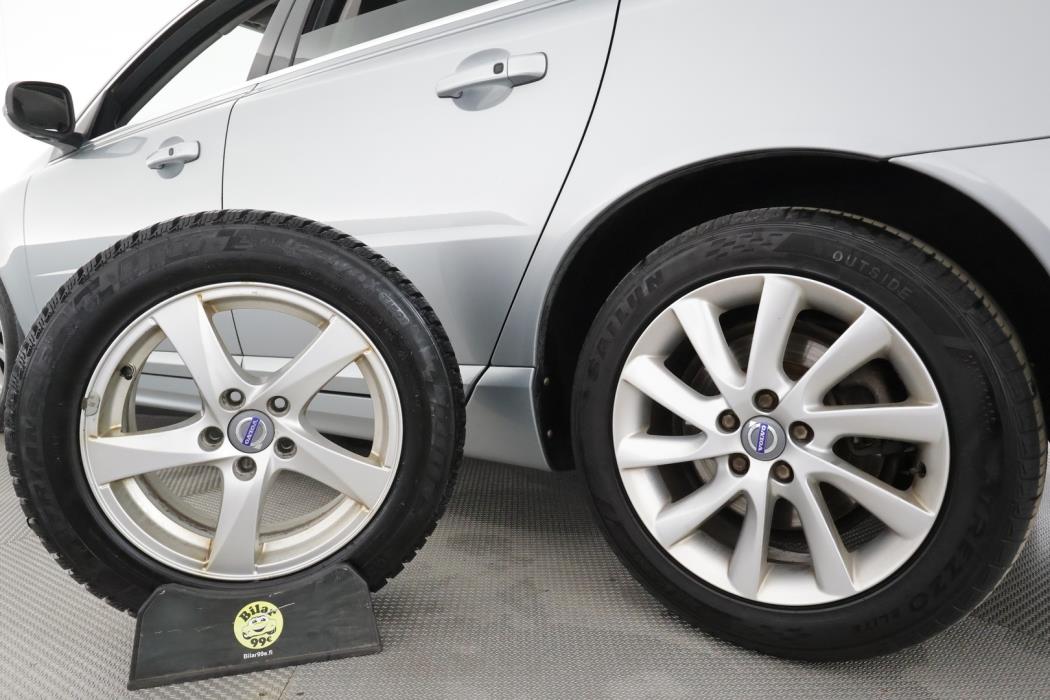 VOLVO V70 2015