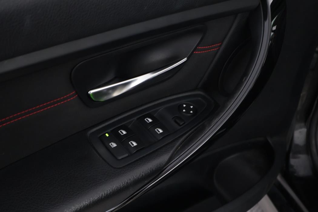BMW 320 2015