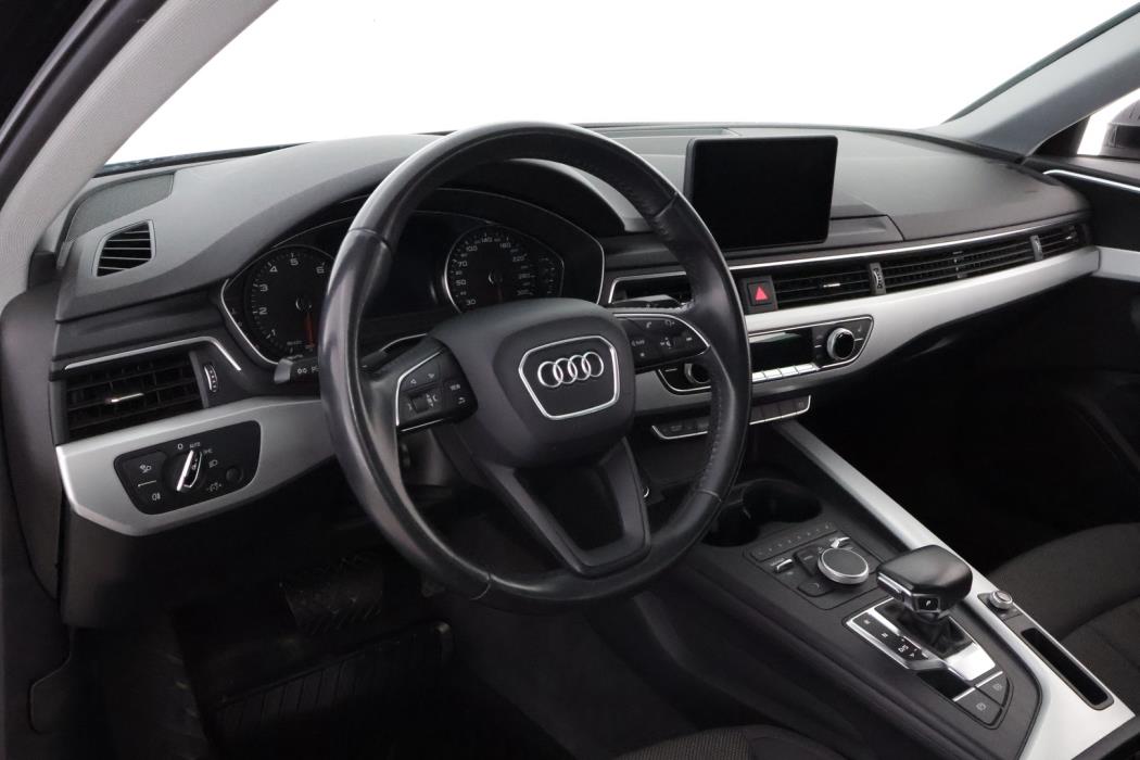 AUDI A4 2018