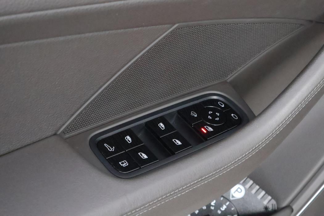 PORSCHE Panamera 2017